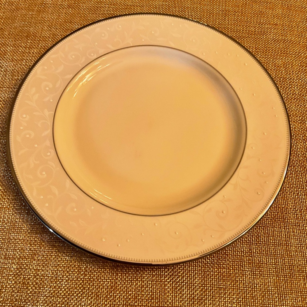 QTY:10 NEW Lenox Pearl Innocence China Salad Plates Qty: 10